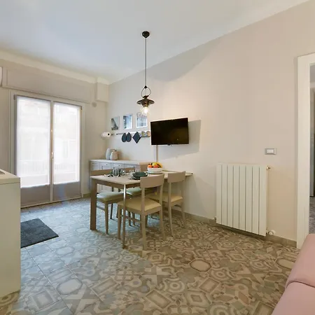 Victoria Apartment *